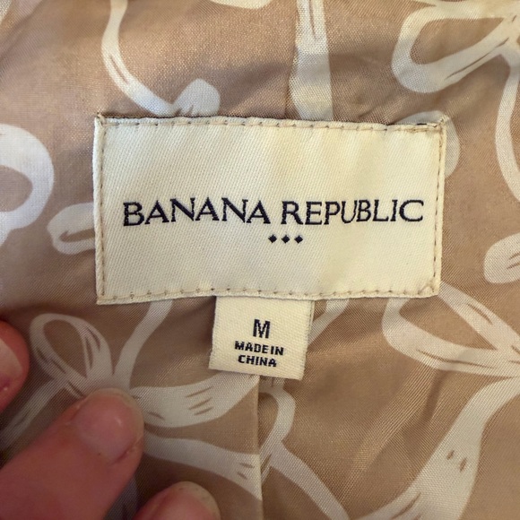 Banana Republic Beige Women's Trench Coat - Classic Single-Breasted Jacket - Picture 8 of 15